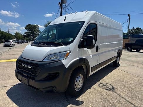 Used 2023 RAM ProMaster 2500 FWD image 3
