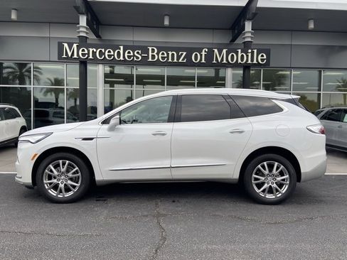 Used 2024 Buick Enclave Essence w/ Experience Buick Package image 1