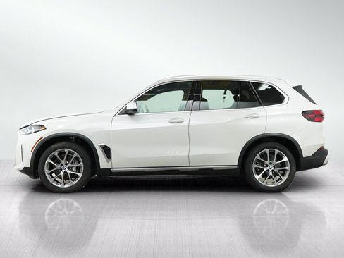 Used 2024 BMW X5 xDrive40i AWD/4WD image 2