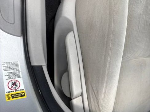 Used 2012 Toyota Corolla LE FWD image 15