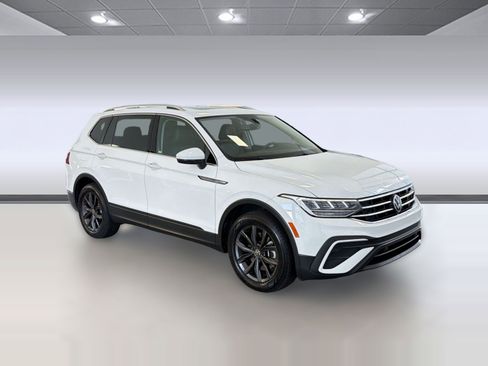 Used 2022 Volkswagen Tiguan SE FWD image 7