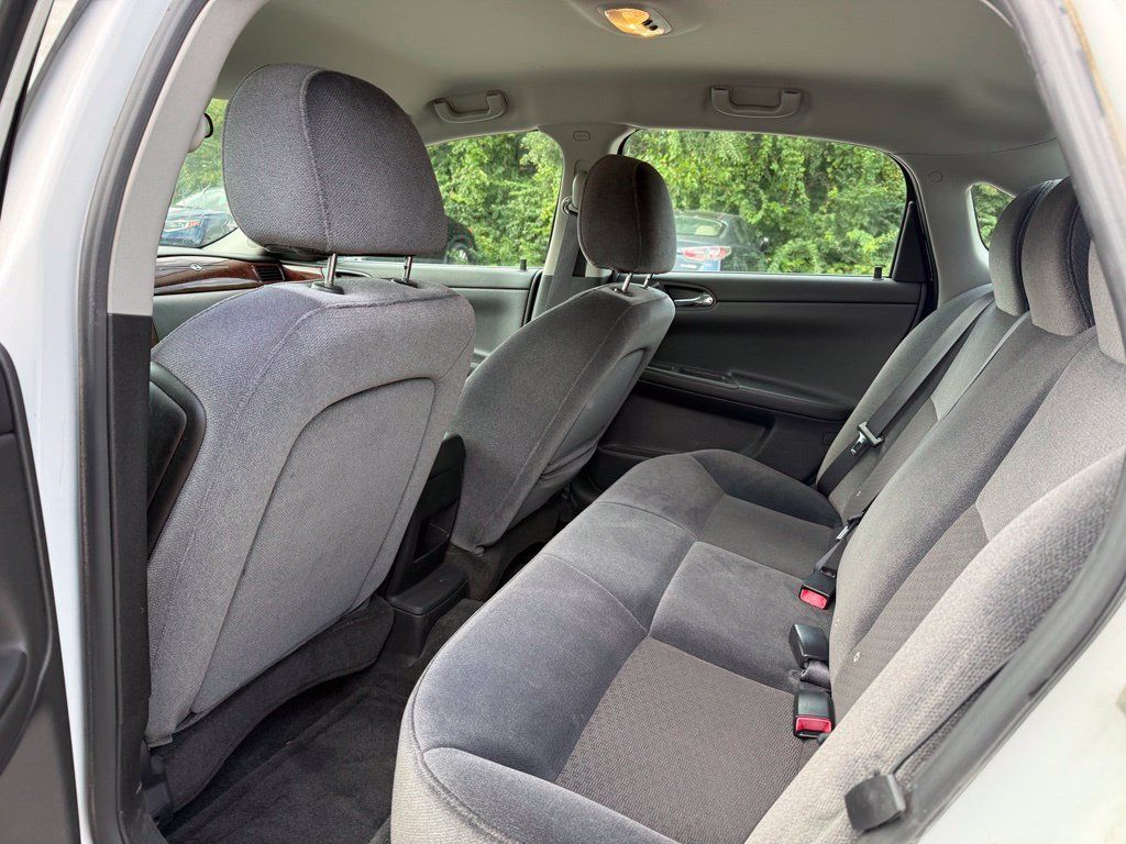 Used 2011 Chevrolet Impala LS FWD image 9