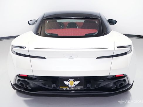 Used 2017 Aston Martin DB11 V12 RWD image 8