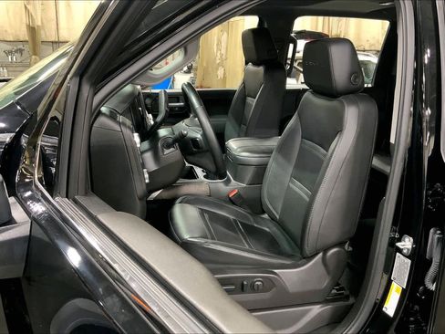 Used 2023 GMC Sierra 3500 Denali w/ Denali Ultimate Package image 7