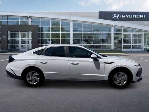 New 2026 Hyundai Sonata SE FWD image 9