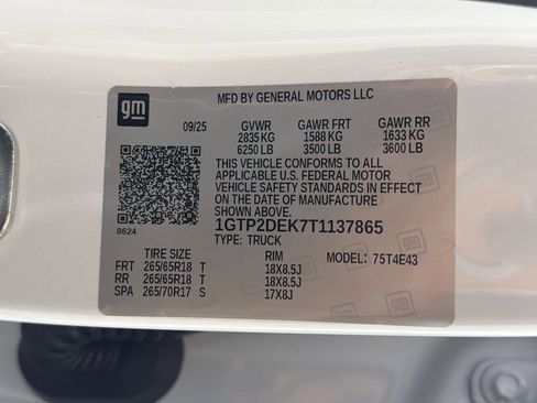 New 2026 GMC Canyon AT4 w/ Off-Road Front Bumper Package image 32