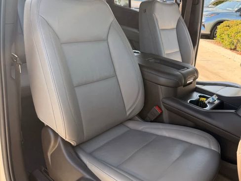 Used 2021 Chevrolet Tahoe Z71 w/ Z71 Signature Package AWD/4WD image 12