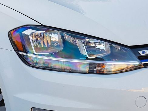 Used 2019 Volkswagen e-Golf SE w/ Driver Assistance Package image 2