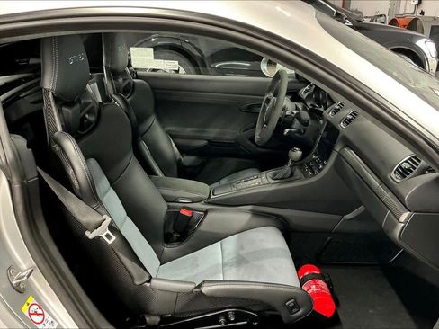 Used 2025 Porsche 718 Cayman GT4 RS image 10