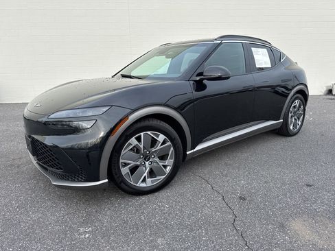 Used 2025 Genesis GV60 RWD image 1