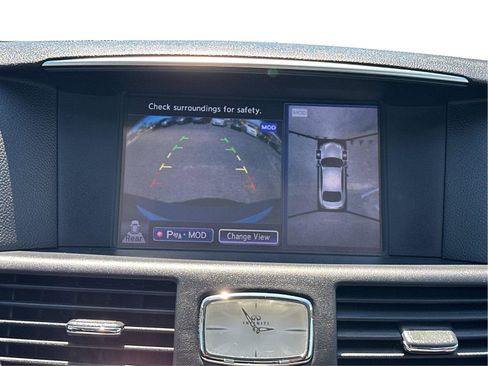 Used 2015 INFINITI Q70 3.7 RWD image 4