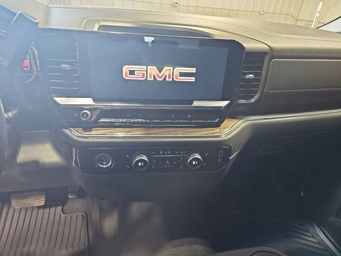Used 2024 GMC Sierra 1500 Elevation AWD/4WD image 19