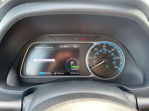 Used 2025 Nissan Leaf S image 25