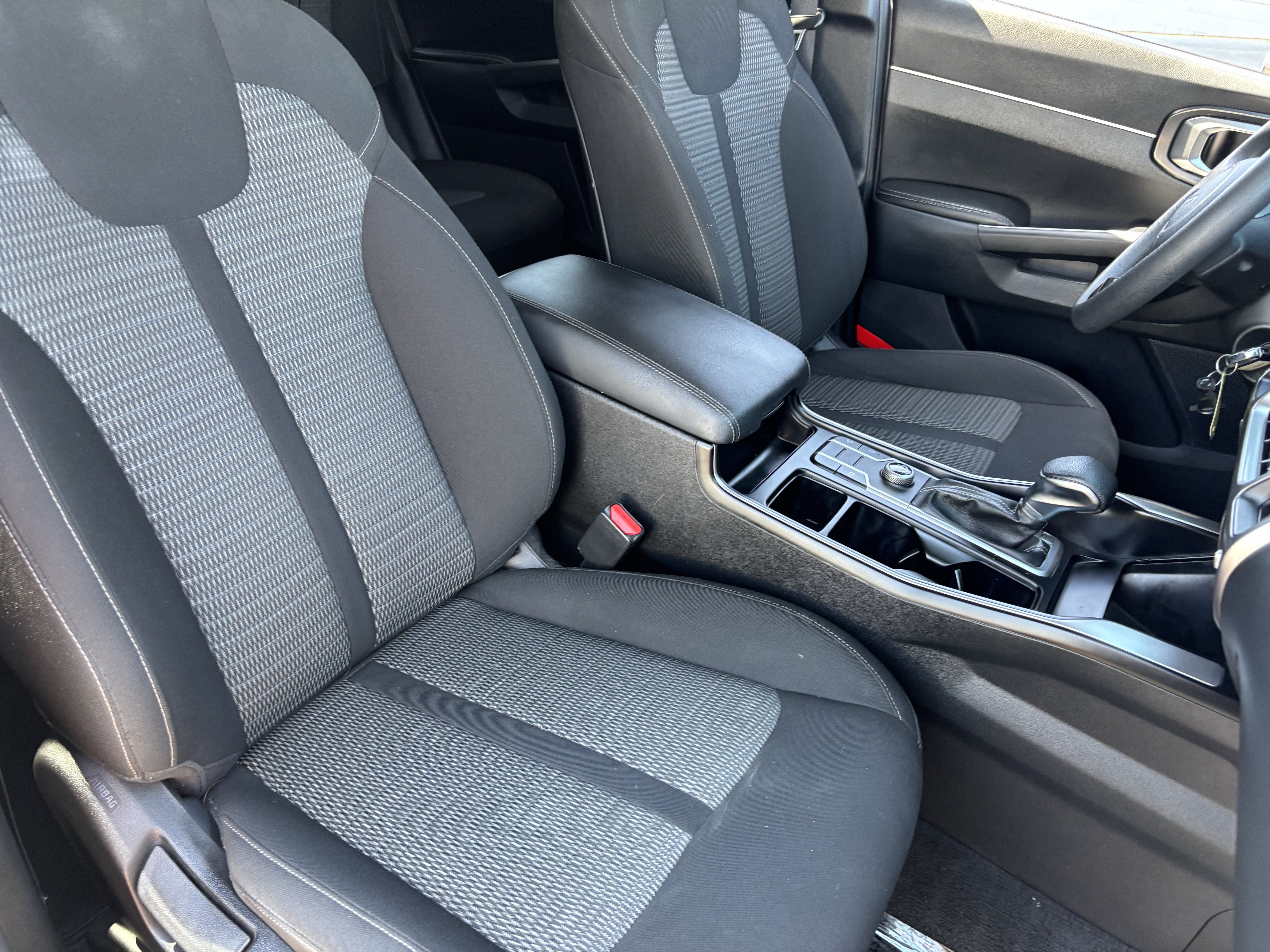 Certified 2022 Kia Sorento LX FWD image 8