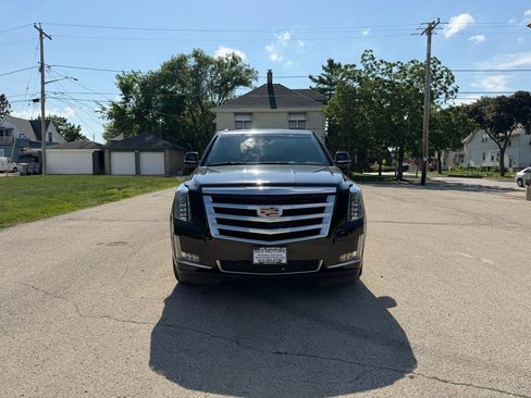 Used 2019 Cadillac Escalade Premium Luxury AWD/4WD image 2