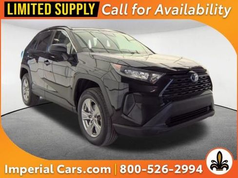 Used 2022 Toyota RAV4 LE AWD/4WD image 1