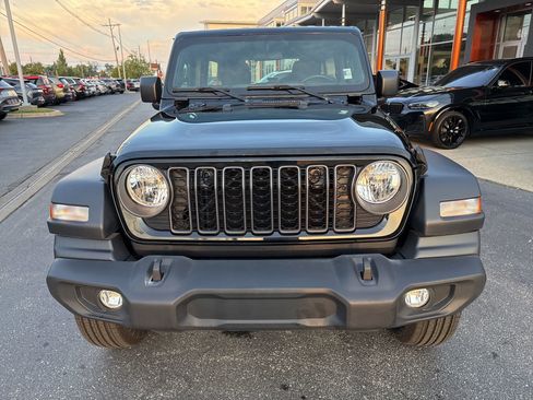 Used 2024 Jeep Wrangler Sport image 11