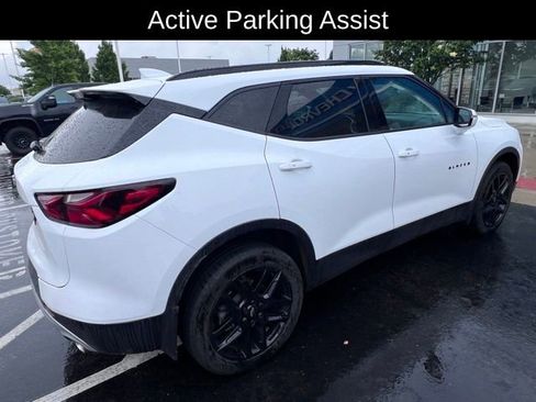Used 2022 Chevrolet Blazer LT FWD image 3