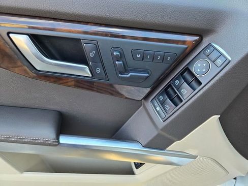 Used 2013 Mercedes-Benz GLK 350 2WD image 17