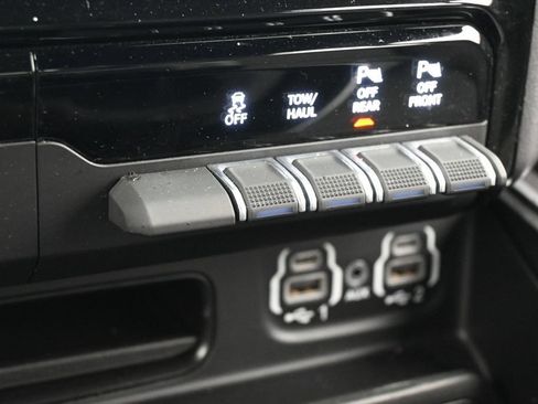Used 2024 RAM 1500 Big Horn RWD image 21