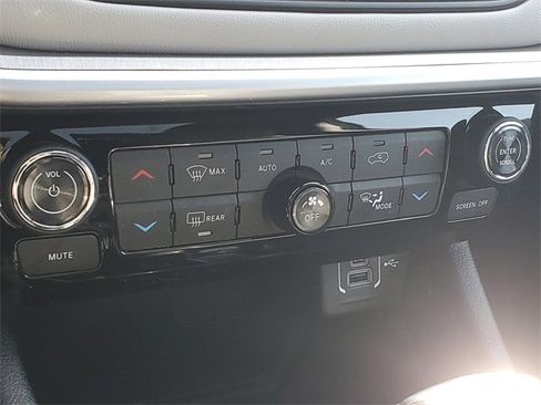 New 2026 Jeep Compass Limited w/ Sun, Sound & Navigation Group image 28