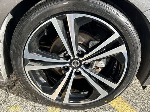 Certified 2020 Nissan Sentra SR image 13