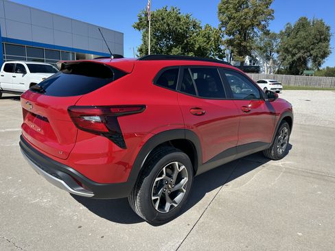 New 2026 Chevrolet Trax LT w/ Driver Confidence Package image 3
