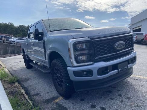 Used 2025 Ford F350 Lariat w/ Black Appearance Package AWD/4WD image 1