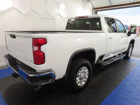 Used 2025 Chevrolet Silverado 2500 LT AWD/4WD image 14
