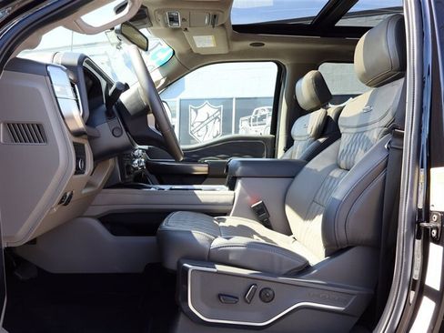 Used 2025 Ford F350 Platinum w/ Platinum Plus Package AWD/4WD image 18