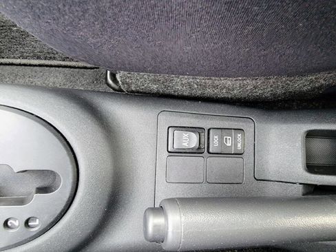 Used 2008 Toyota Yaris 2-Door Hatchback image 27