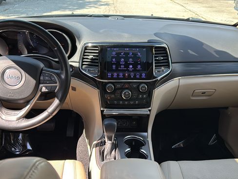 Used 2020 Jeep Grand Cherokee Limited w/ Luxury Group II AWD/4WD image 9