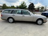 Used 1998 Mercedes-Benz E 320 4MATIC Wagon image 6