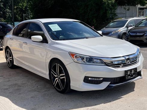 Used 2017 Honda Accord Sport Special Edition image 4