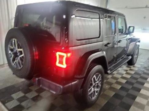 Used 2025 Jeep Wrangler Sahara w/ Dual Top Group image 7