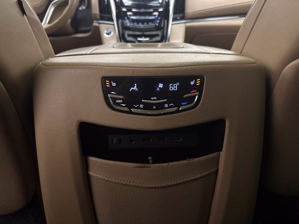 Used 2018 Cadillac Escalade ESV Platinum AWD/4WD image 62