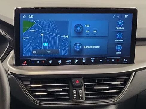 Used 2023 Ford Escape SE image 3