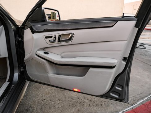 Used 2015 Mercedes-Benz E 350 E 350 w/ Premium 1 Package image 41