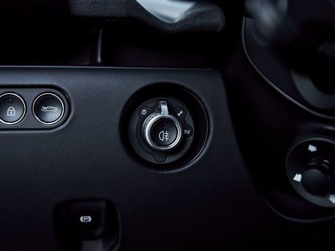 Used 2025 McLaren Artura Spider image 54