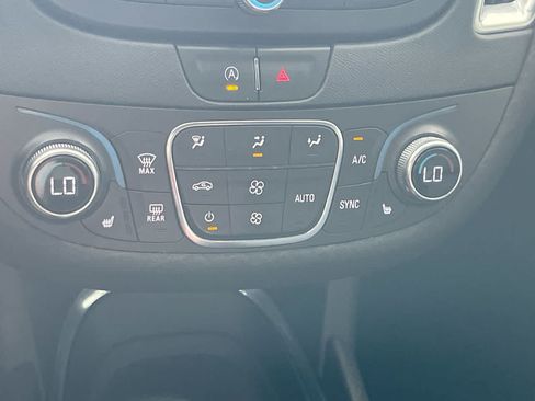 Used 2021 Chevrolet Malibu LT FWD image 19