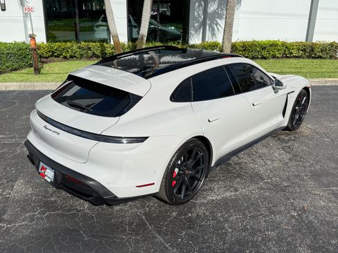 Used 2024 Porsche Taycan GTS AWD/4WD image 17