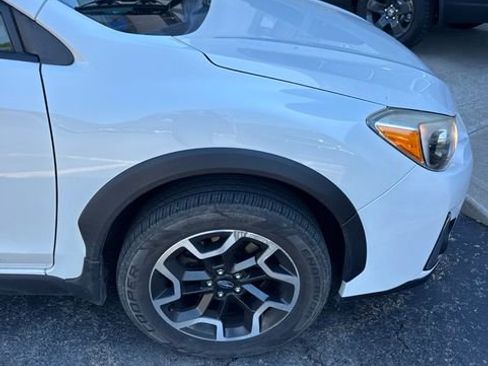 Used 2017 Subaru Crosstrek 2.0i Premium AWD/4WD image 10