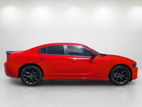 Used 2022 Dodge Charger SXT w/ Blacktop Package RWD image 4