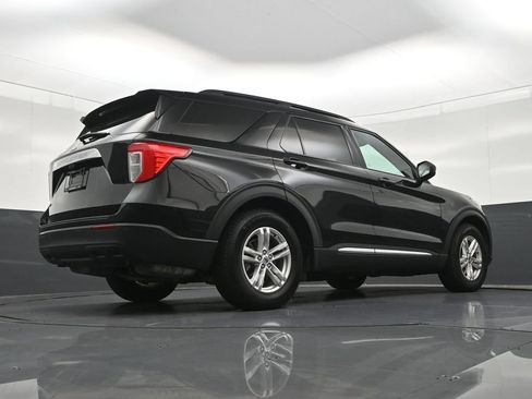 Used 2021 Ford Explorer XLT RWD image 28