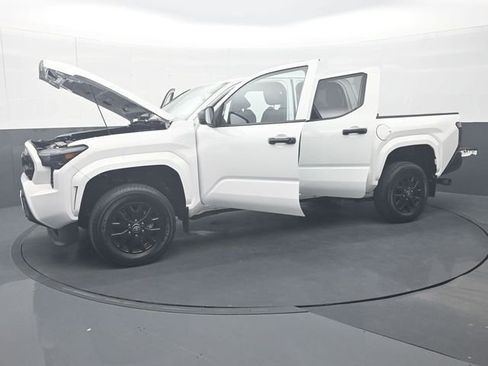 Used 2024 Toyota Tacoma SR image 38