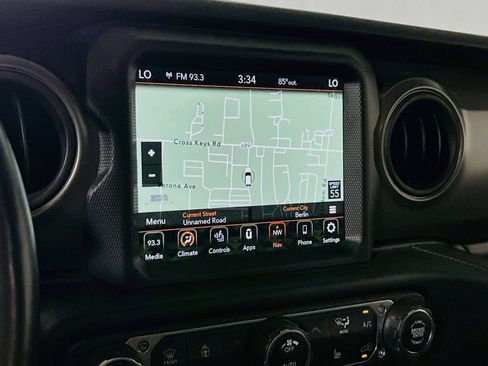 Used 2023 Jeep Gladiator Sport AWD/4WD image 13