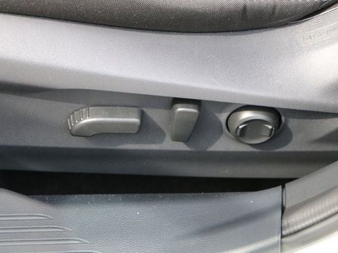 Used 2025 Subaru Outback Premium AWD/4WD image 24