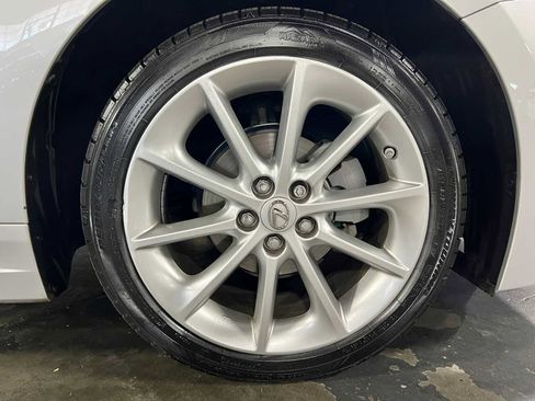 Used 2011 Lexus CT 200h Premium image 9