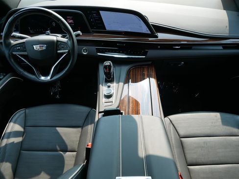 Used 2023 Cadillac Escalade ESV Premium Luxury w/ LPO, Radiant Package AWD/4WD image 8