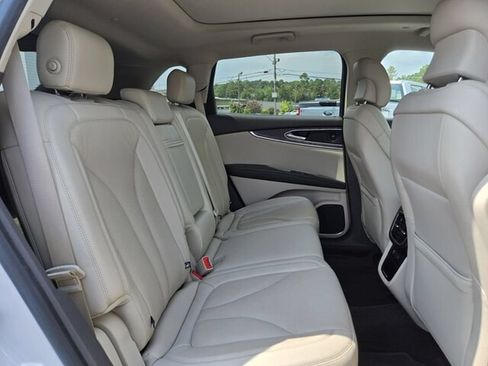 Used 2019 Lincoln Nautilus Reserve FWD image 20